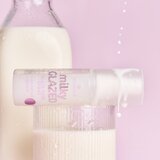Essence milky GLAZED vlažilno pršilo za obraz s posvetlitvenim učinkom 50 ml | Shoptok.si
