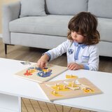 Viga drvena slagalica Montessori pijetao s pribadačama | shoptok.hr