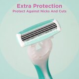 Wilkinson Sword Quattro for Women My Intuition Smooth brivniki za enkratno uporabo Aloe and Vitamin E 3 kos | Shoptok.si