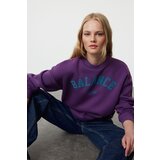 Trendyol Purple Slogan Printed Oversize/Wide Fit Knitted Sweatshirt Cene