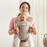 Baby Bjorn kenguru Mini - Greige | Shoptok.si