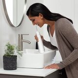Waterpik Cordless Enhance WHITE WF-21EU bežični oralni vodeni tuš | shoptok.hr