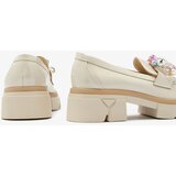 Resti Lacquered beige moccasins for women Geloppa- Footwear | ePonuda.com
