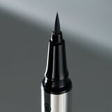 Essence Lash PRINCESS PARTY vodootporni eyelineri u olovci nijansa 01 Deep Black 0.55 ml | shoptok.hr