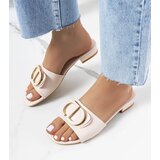 D/CEO White slides Ypsy | Shoptok.si