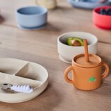 OYOY Mini Rjava silikonska otroška skodelica Enkei – | Shoptok.si