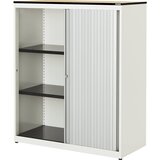 mauser Omara s prečnim rolojem, VxŠxG 1168 x 800 x 432 mm, plošča s polnim jedrom, 2 polici, čisto bele / aluminijaste barve / javor | Shoptok.si