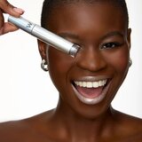 WONDERSKIN Wonder Blading Top Gloss sijaj za ustnice z bleščicami odtenek Silver Glitter 4 ml | Shoptok.si