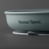 Tommee Tippee EasiStick™ Silicone Weaning Plate krožnik s priseskom 4m+ Green 1 kos | Shoptok.si