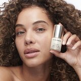 MAC Cosmetics Hyper Real Eye Serumizer serum za zmanjšanje podočnjakov pod očmi 15 ml | Shoptok.si