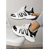 Resti Women's sporty sneakers on a thicker sole Loness | ePonuda.com