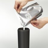 YAMAZAKI Črn plastičen dozirnik za milo 500 ml Round – | Shoptok.si