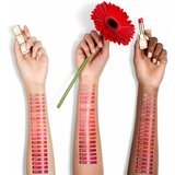Guerlain KissKiss Shine Bloom bleščečo šminko odtenek 729 Daisy Red 3,5 g | Shoptok.si