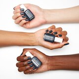 Essie wrapped in luxury lak za nohte odtenek 879 carols & caviar 13,5 ml | Shoptok.si