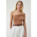 Happiness İstanbul Women's Biscuit One-Shoulder Gathered Knitted Blouse Cene