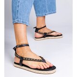 Gemre Black sandals adorned with a chain Varieur | ePonuda.com