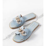 D/CEO White slides Ypsy | Shoptok.si