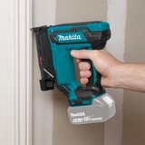 Makita akumulatorski žebljalnik DPT353Z | Shoptok.si