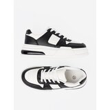 Shelvt Stylish black and white sneakers with a thick sole | ePonuda.com