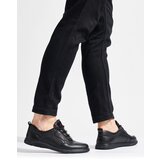  Men's black sports shoes Cene