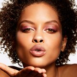Mac Extra Dimension Skinfinish osvetljevalec 9 g odtenek Beaming Blush | Shoptok.si