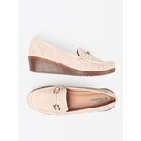 Shelvt Beige wedge loafers with a decorative chain | ePonuda.com