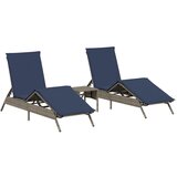 vidaXL Ležaljke 2 kom sa stolom sive boje poli ratan - Siva 1 | shoptok.hr