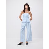 Reserved Hlače od mješavine viskoze - bljedoplavo | shoptok.hr