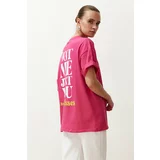 Trendyol Fuchsia 100% Cotton Back and Front Motto Printed Oversize/Comfortable Fit Knitted T-Shirt