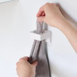 YAMAZAKI Belo plastično večnamesko držalo Film Hook – | Shoptok.si