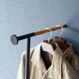 YAMAZAKI Črn kovinski stenski obešalnik 38,5 cm Tower – | Shoptok.si