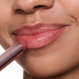 Essence Blur Soufflé tonirani balzam za ustnice z mat učinkom odtenek 01 Nude Beige 3 g | Shoptok.si