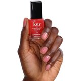 LONDONTOWN Kur Sheer Strength Nail Blush učvrstitvena in posvetlitvena tonirana nega za nohte odtenek Poppy 12 ml | Shoptok.si