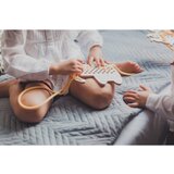 Milin Big Wooden Lacing Toy Cat Sophia aktivnostna igrača 17 cm x 16 cm x 0,7 cm 1 kos | Shoptok.si