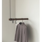 LIND DNA Smeđa zidna vješalica od punog hrasta 50 cm Swing – | shoptok.hr