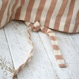 Pineapple Elephant Posteljnina za zakonsko posteljo v barvi terakote 200x200 cm Zanzibar Stripe – | Shoptok.si