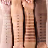 Catrice Invisible Cover Foundation prekrivni tekoči puder z mat učinkom odtenek 045N 30 ml | Shoptok.si