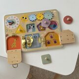 Tooky Toy manipulativna ploča sa bravama, zupčanicima, sorterom i satom | shoptok.hr