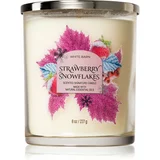 Bath & Body Works Strawberry Snowflakes dišeča sveča 411 g