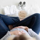 Pearhead milestone spominske lesene kartice za fotografiranje nosečke | Shoptok.si