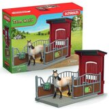  Schleich: Farm World - Hlevski boks s figuro konja Mustang igralni set (42724) | Shoptok.si