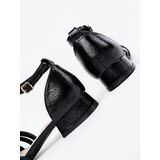GOODIN Elegant black low-heeled sandals | ePonuda.com