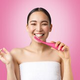 Foreo ISSA™ 4 električna zobna ščetka Fuchsia 1 kos | Shoptok.si