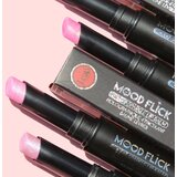J.Cat Beauty Mood Flick vlažilni balzam za ustnice z bleščicami odtenek 108 Deep Gratitude 2 g | Shoptok.si