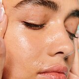 Benefit The POREfessional Get Unblocked Mini ulje za čišćenje i skidanje make-upa za zaglađivanje kože lica i smanjenje pora 45 ml | shoptok.hr