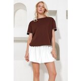 Trend Alaçatı Stili Women's Coffee Crew Neck Shepherd Stitched Relaxed Fit Blouse Cene