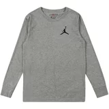 Jordan Majica siva