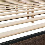  Posteljni okvir rjav hrast 200x200 cm inženirski les in kovina | Shoptok.si