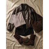 Sinsay Rebrasta bluza s dodatkom viskoze i ukrasnim gumbima | shoptok.hr