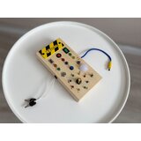  Drvena Montessori ploča s prekidačima i LED svjetlima, 20 cm | shoptok.hr